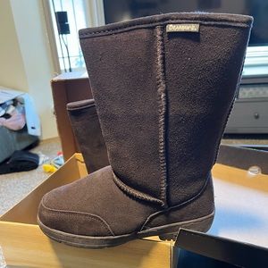 Chocolate Bear Paw Suede Boots - Size 9